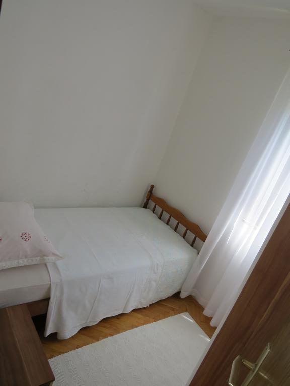 Apartments Lovric - 30 Meters To The Beach Trogir Bagian luar foto
