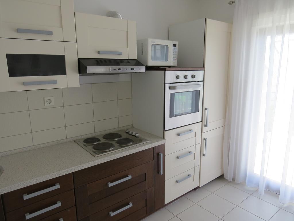 Apartments Lovric - 30 Meters To The Beach Trogir Bagian luar foto