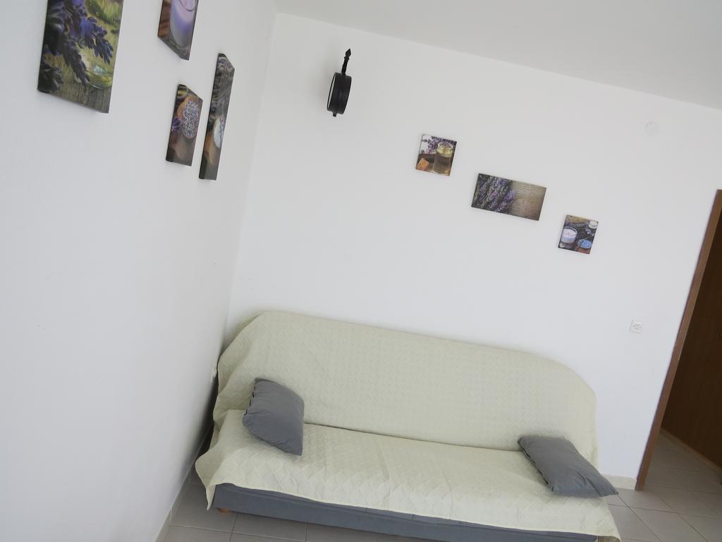 Apartments Lovric - 30 Meters To The Beach Trogir Bagian luar foto