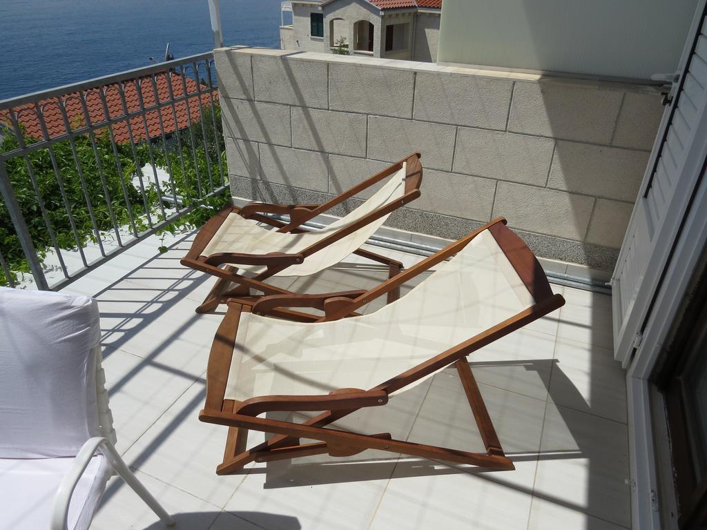 Apartments Lovric - 30 Meters To The Beach Trogir Bagian luar foto