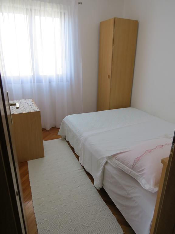 Apartments Lovric - 30 Meters To The Beach Trogir Bagian luar foto