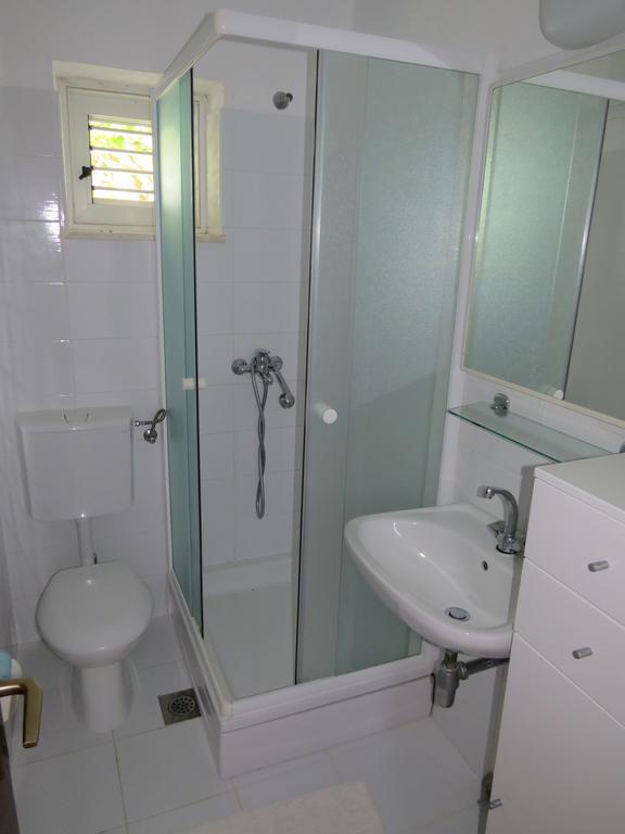 Apartments Lovric - 30 Meters To The Beach Trogir Bagian luar foto