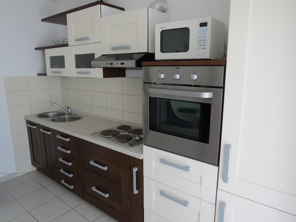 Apartments Lovric - 30 Meters To The Beach Trogir Bagian luar foto