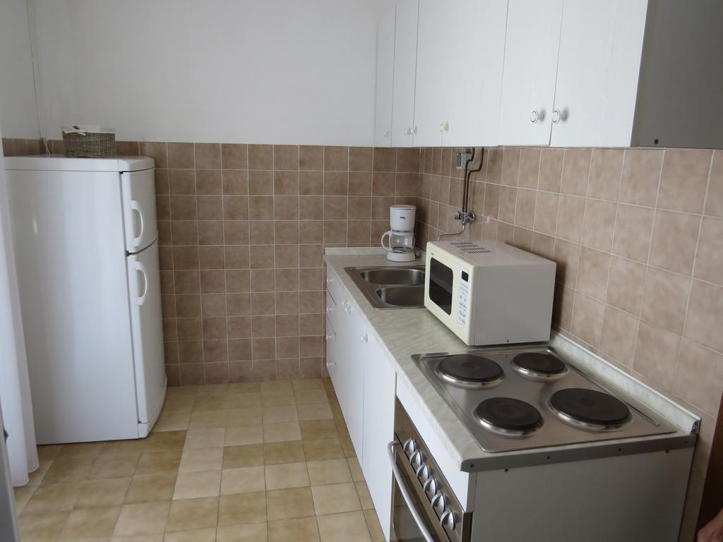 Apartments Lovric - 30 Meters To The Beach Trogir Bagian luar foto