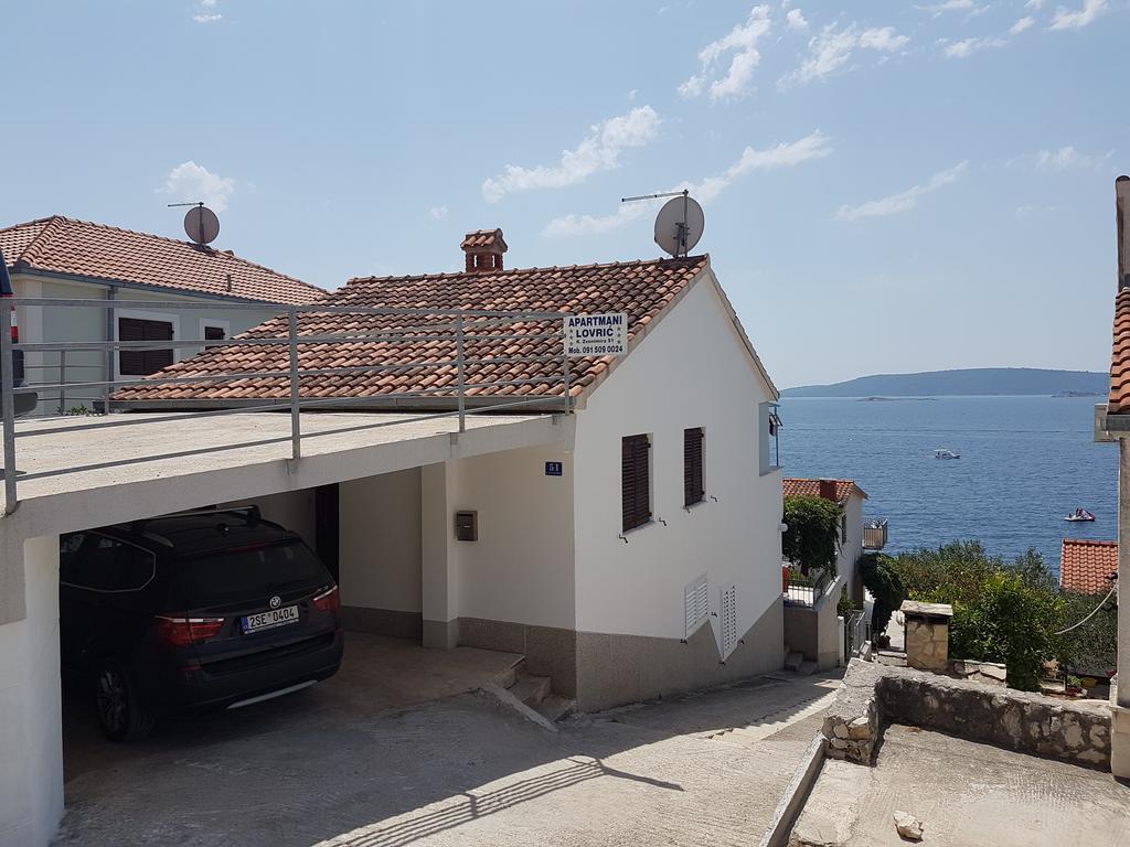 Apartments Lovric - 30 Meters To The Beach Trogir Bagian luar foto