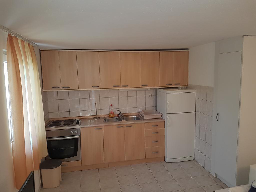 Apartments Lovric - 30 Meters To The Beach Trogir Bagian luar foto