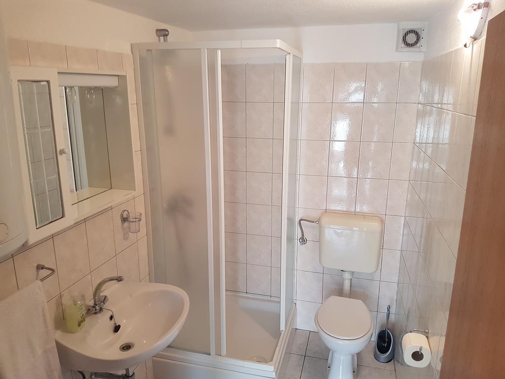 Apartments Lovric - 30 Meters To The Beach Trogir Bagian luar foto